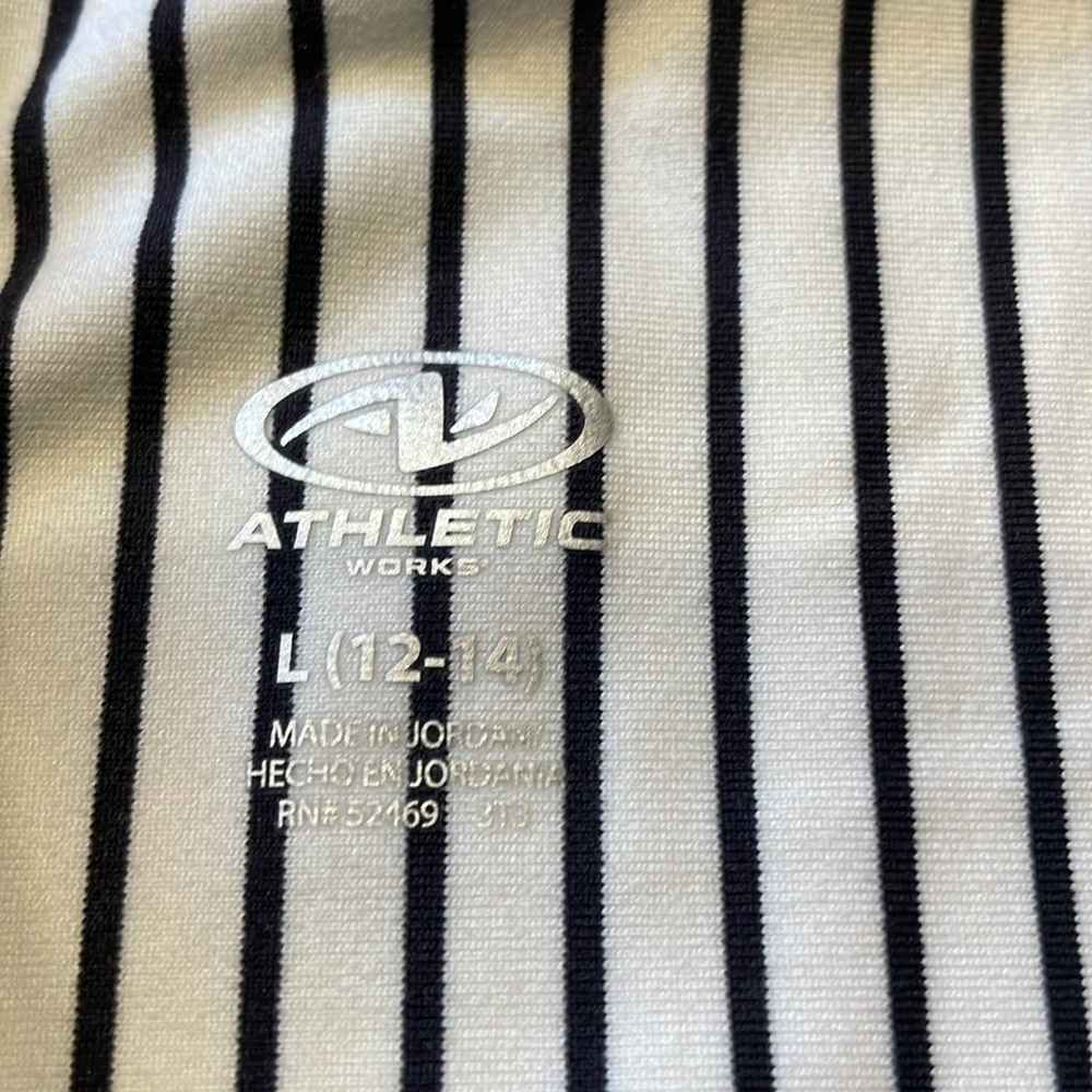 Size large Crossover athletic works striped shorts - Picture 6 of 6